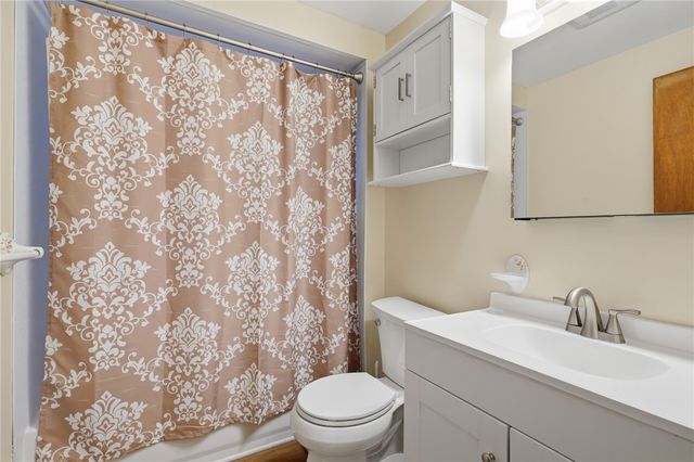 5 Vanderbilt Terrace, Coventry, RI 02816