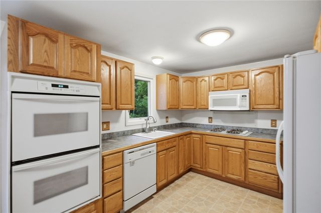 5 Vanderbilt Terrace, Coventry, RI 02816