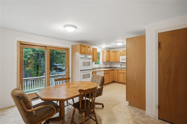 5 Vanderbilt Terrace, Coventry, RI 02816