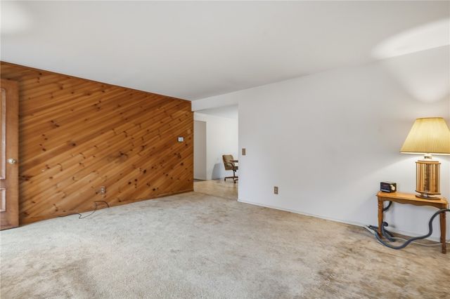 5 Vanderbilt Terrace, Coventry, RI 02816