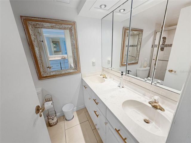 1355 S PORTOFINO DRIVE 103, Sarasota, FL 34242