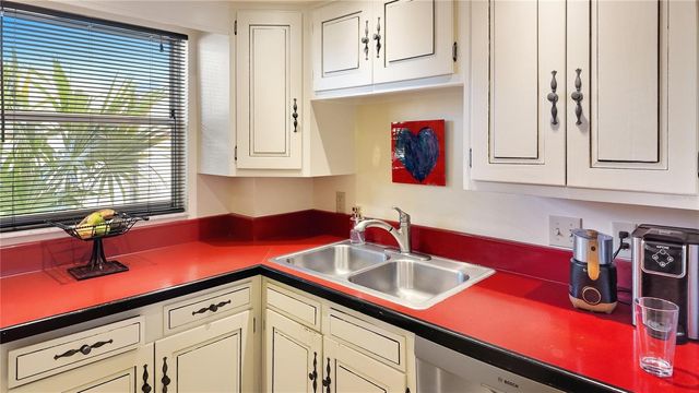 1355 S PORTOFINO DRIVE 103, Sarasota, FL 34242