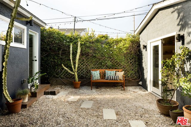 1938 Walgrove Avenue, Los Angeles, CA 90066