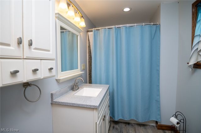 53341 Key Bellaire Road, Bellaire, OH 43906