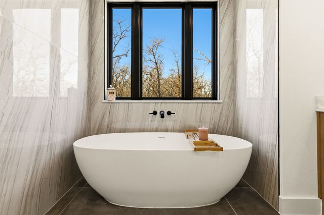 1028 Genoa Drive, Weatherford, TX 76087