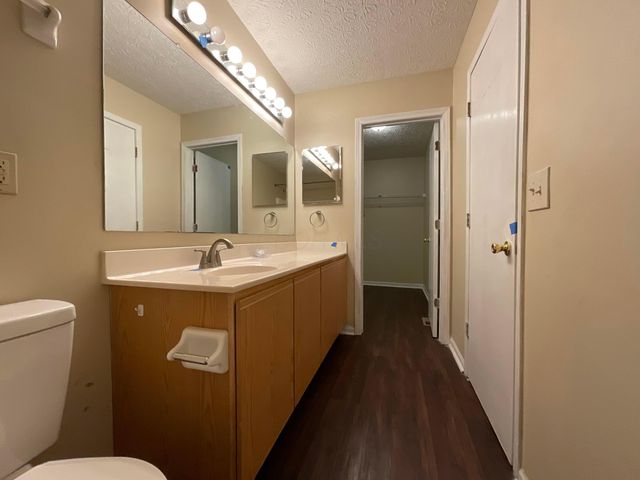 2107 Waymont Road, Columbus, OH 43229