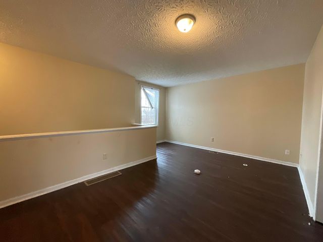 2107 Waymont Road, Columbus, OH 43229