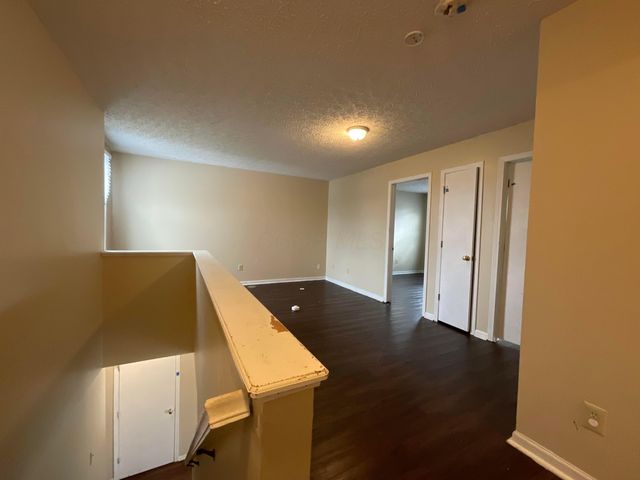 2107 Waymont Road, Columbus, OH 43229