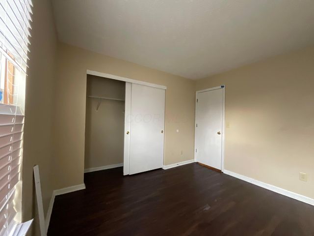 2107 Waymont Road, Columbus, OH 43229