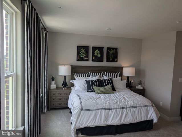 8048 WILLIAMSON BLVD, Manassas, VA 20109