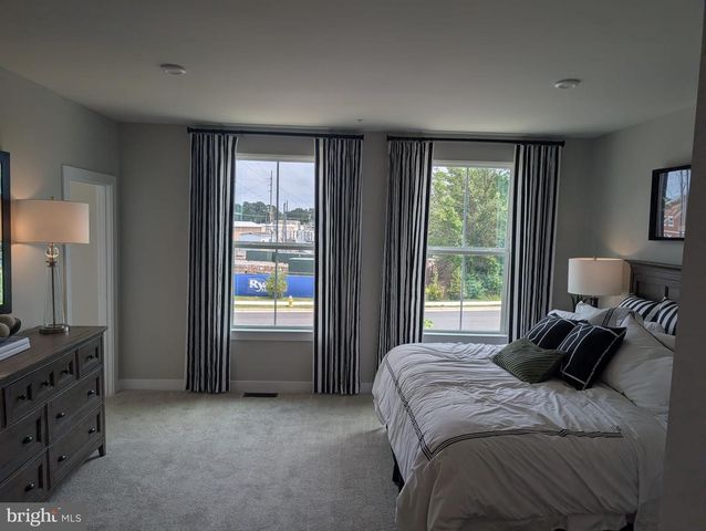 8048 WILLIAMSON BLVD, Manassas, VA 20109