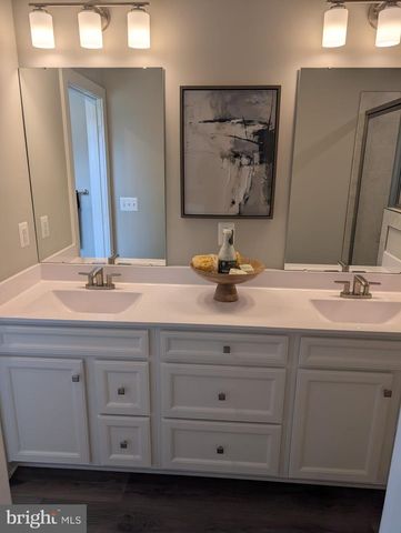 8048 WILLIAMSON BLVD, Manassas, VA 20109
