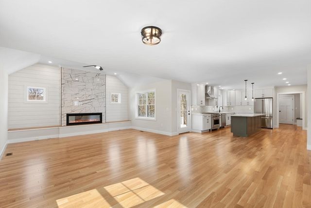 86 Adams Road, Tewksbury, MA 01876