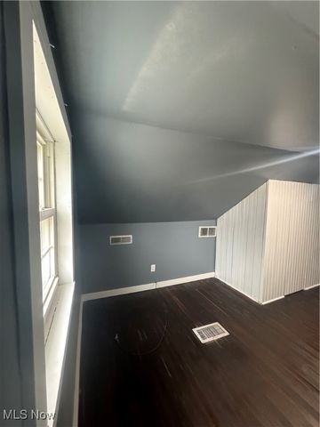 18309 Rockland Avenue, Cleveland, OH 44135