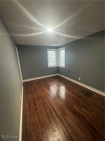 18309 Rockland Avenue, Cleveland, OH 44135