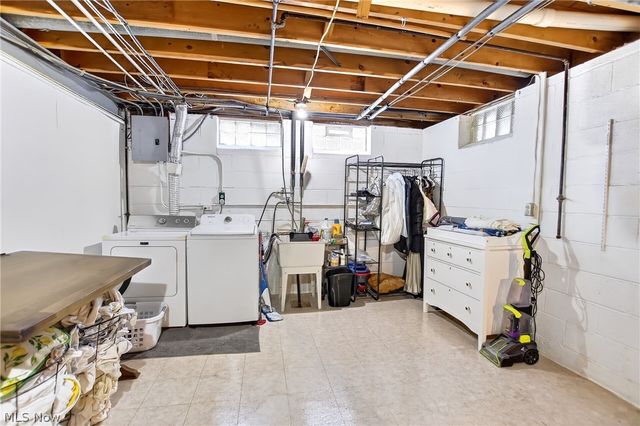 7434 Meadow Lane, Parma, OH 44134