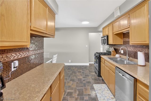 7434 Meadow Lane, Parma, OH 44134