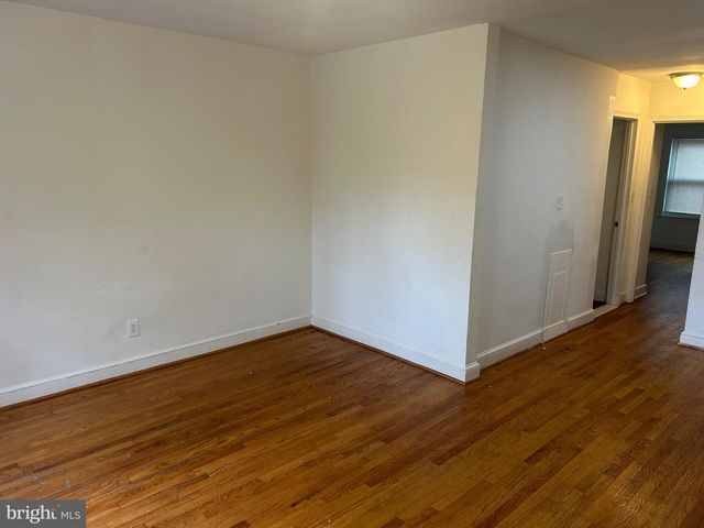 331 PARKLAND PL SE, Washington, DC 20032