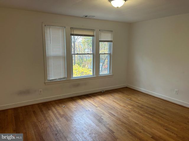 331 PARKLAND PL SE, Washington, DC 20032