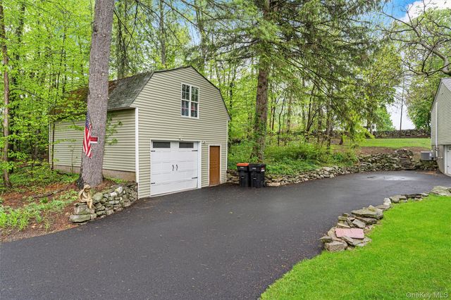 2 Otter Road, Campbell Hall, NY 10916