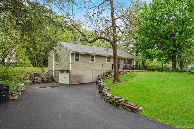 2 Otter Road, Campbell Hall, NY 10916