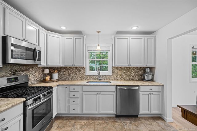 2 Otter Road, Campbell Hall, NY 10916