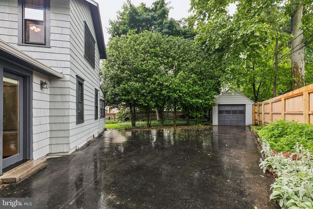 1139 FAIRVIEW RD, Swarthmore, PA 19081