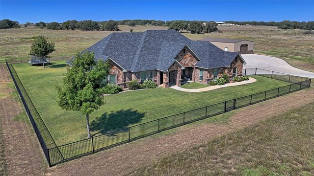 1150 Lone Star Road, Bowie, TX 76230