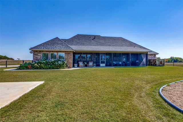 1150 Lone Star Road, Bowie, TX 76230