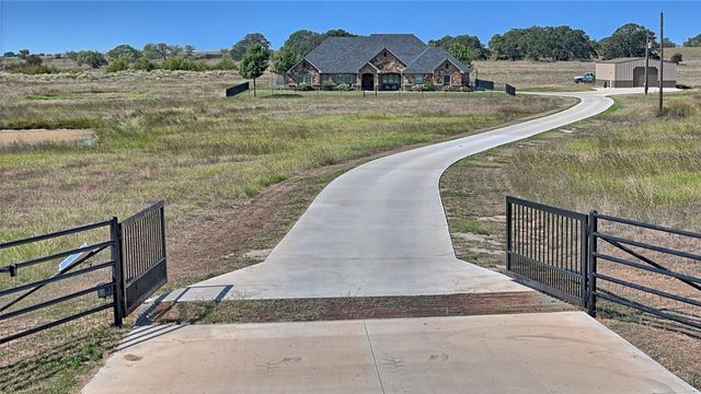 1150 Lone Star Road, Bowie, TX 76230
