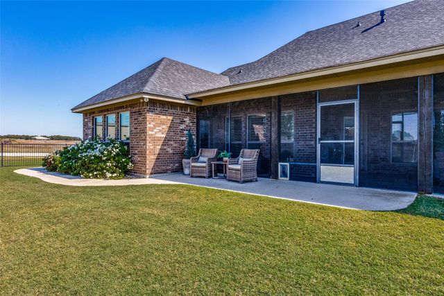 1150 Lone Star Road, Bowie, TX 76230