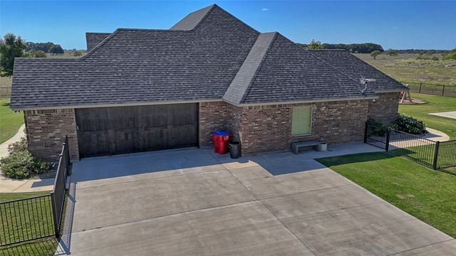 1150 Lone Star Road, Bowie, TX 76230