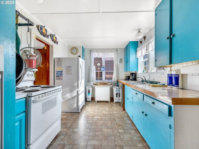 1081 S PROM, Seaside, OR 97138