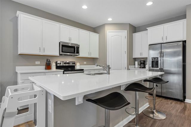 2012 SLOANS OUTLOOK DRIVE, Groveland, FL 34736
