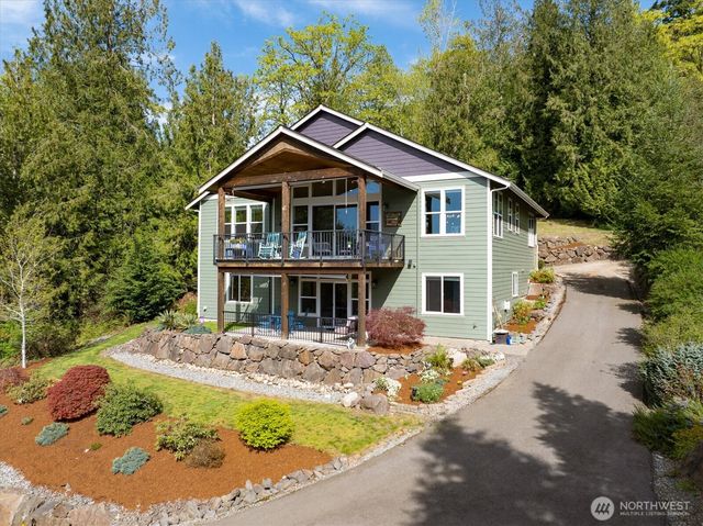 17722 E Lake Desire Drive SE, Renton, WA 98058