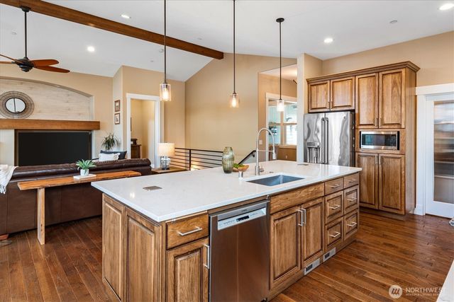 17722 E Lake Desire Drive SE, Renton, WA 98058