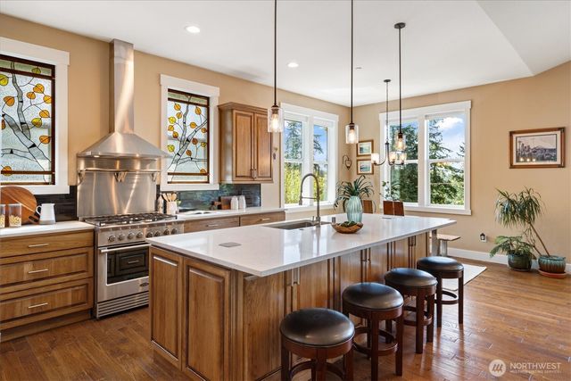 17722 E Lake Desire Drive SE, Renton, WA 98058