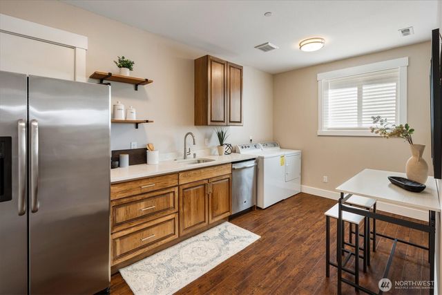 17722 E Lake Desire Drive SE, Renton, WA 98058