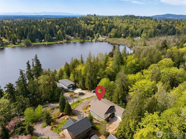 17722 E Lake Desire Drive SE, Renton, WA 98058