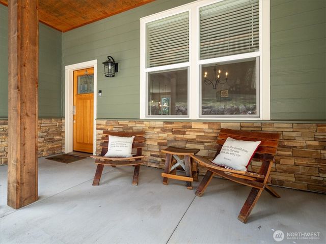 17722 E Lake Desire Drive SE, Renton, WA 98058