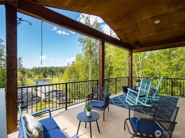 17722 E Lake Desire Drive SE, Renton, WA 98058