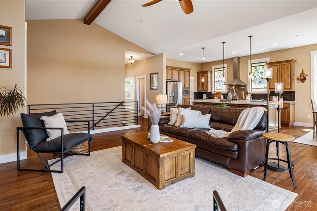 17722 E Lake Desire Drive SE, Renton, WA 98058