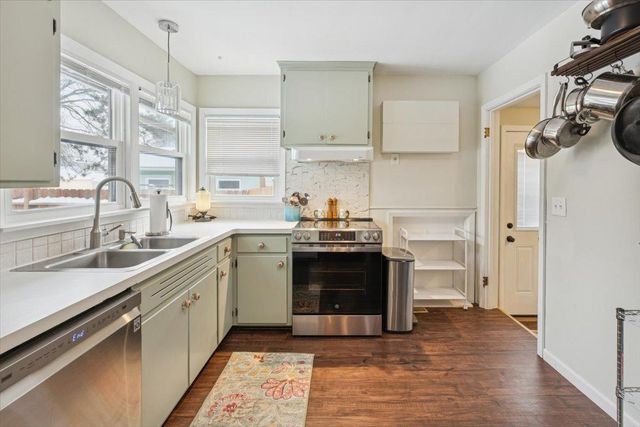 921 Holmes Street S, Shakopee, MN 55379