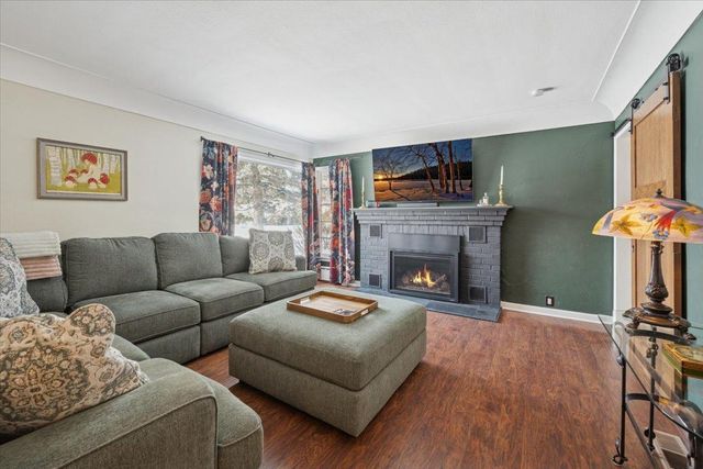 921 Holmes Street S, Shakopee, MN 55379