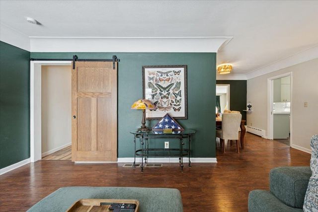 921 Holmes Street S, Shakopee, MN 55379