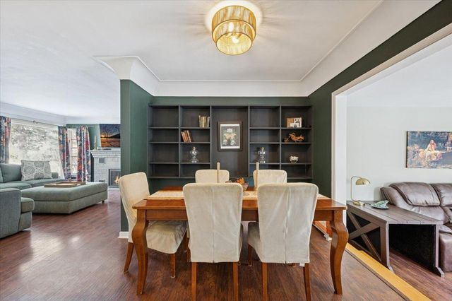 921 Holmes Street S, Shakopee, MN 55379