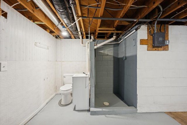 921 Holmes Street S, Shakopee, MN 55379