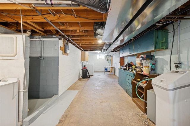 921 Holmes Street S, Shakopee, MN 55379