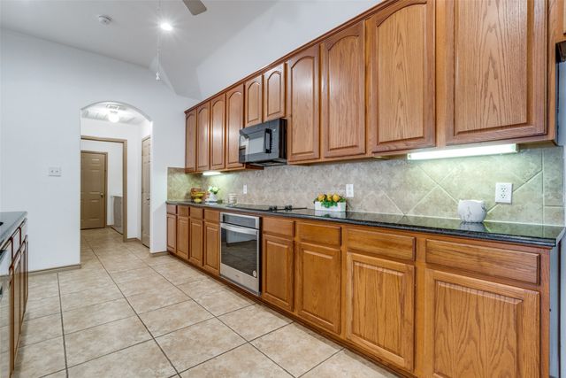 7586 saint Stephens Square, Frisco, TX 75035