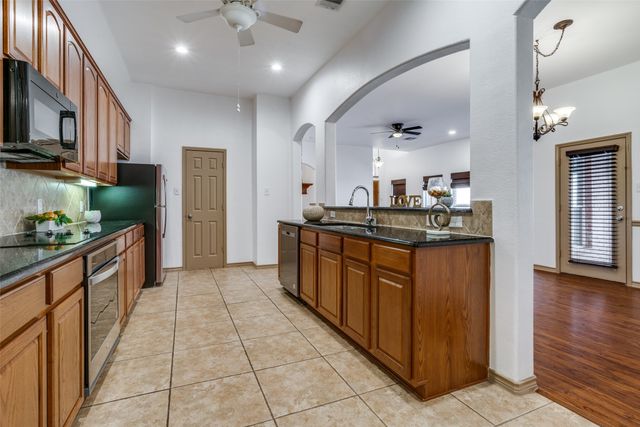 7586 saint Stephens Square, Frisco, TX 75035